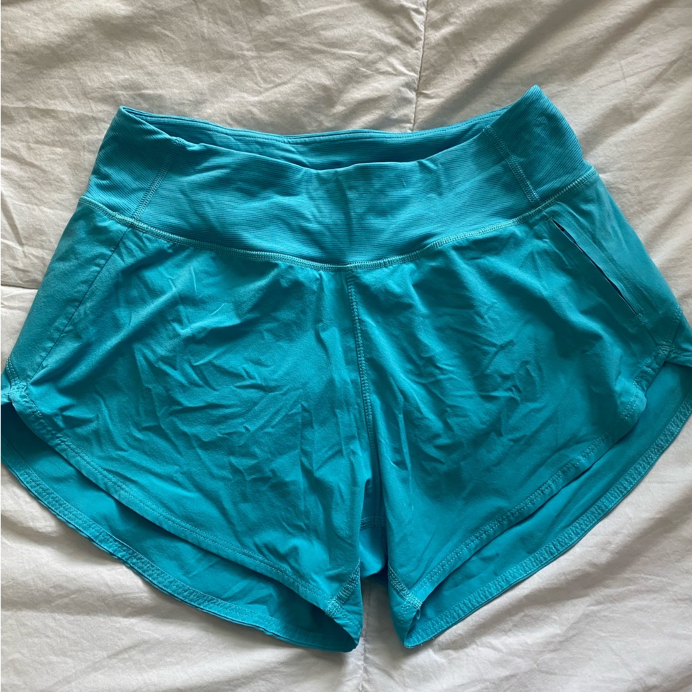 Outdoor Voices 4” short - size Medium